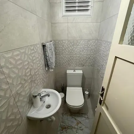 Cift Klimali, 110m2, 3+1, Metro 5dk, 1000mbps Inte Apartment Izmir