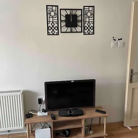 Cift Klimali, 110m2, 3+1, Metro 5dk, 1000mbps Inte Apartmán